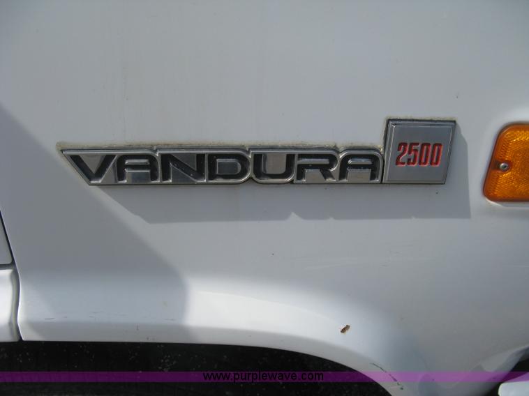 image for item E3447 1995 GMC Vandura G2500 van