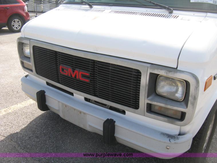 image for item E3447 1995 GMC Vandura G2500 van