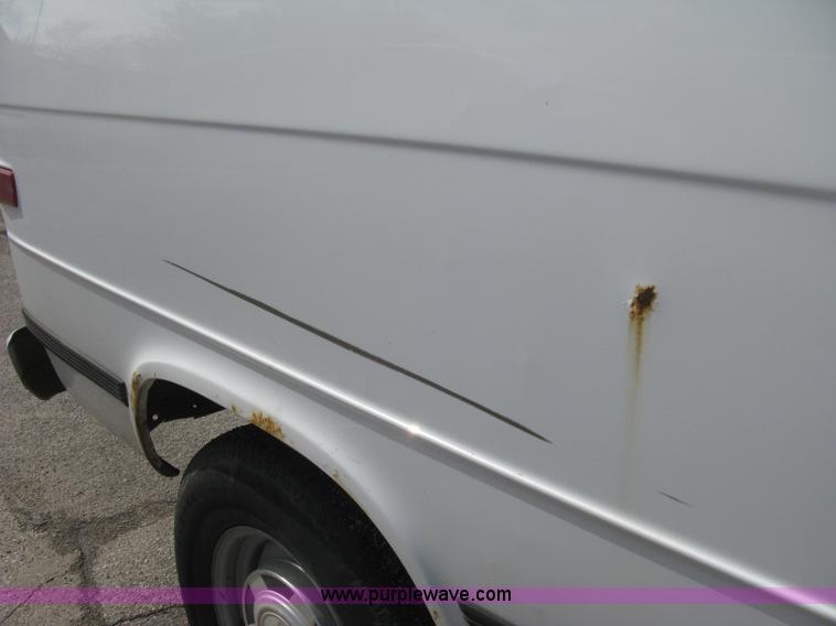 image for item E3447 1995 GMC Vandura G2500 van