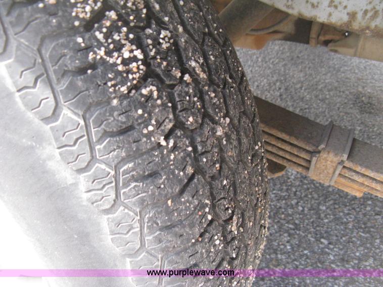 image for item E3447 1995 GMC Vandura G2500 van