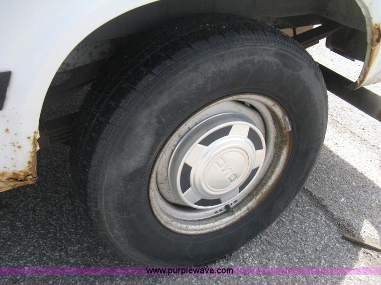 image for item E3447 1995 GMC Vandura G2500 van