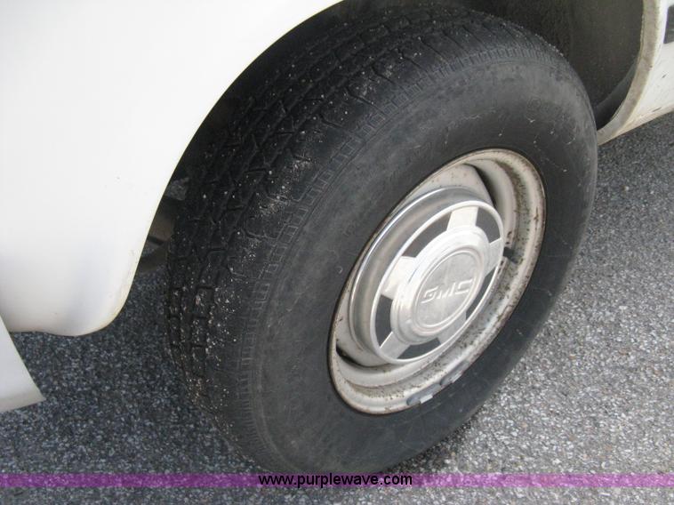 image for item E3447 1995 GMC Vandura G2500 van