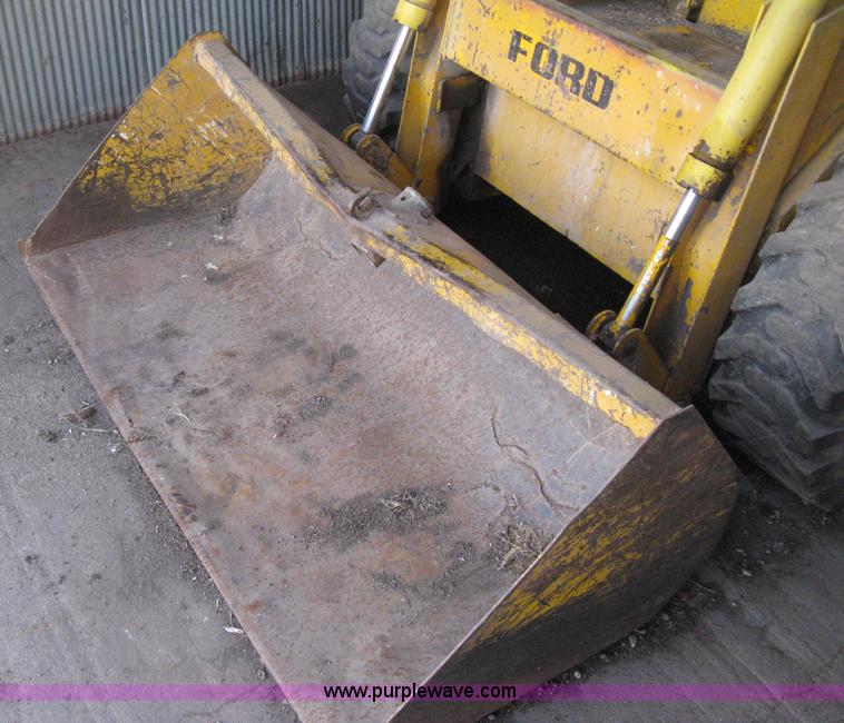 image for item E3453 1978 Ford CL40 skid steer