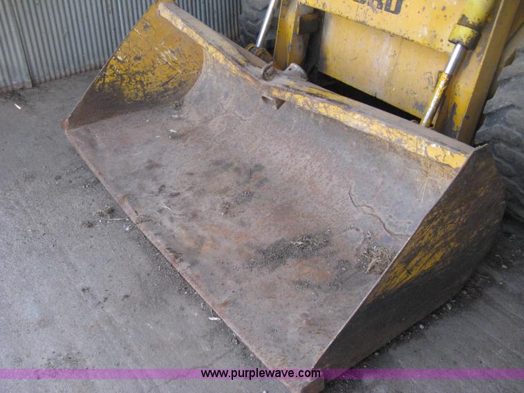 image for item E3453 1978 Ford CL40 skid steer