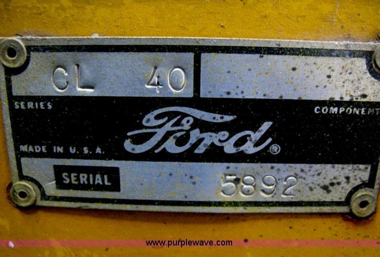 image for item E3453 1978 Ford CL40 skid steer