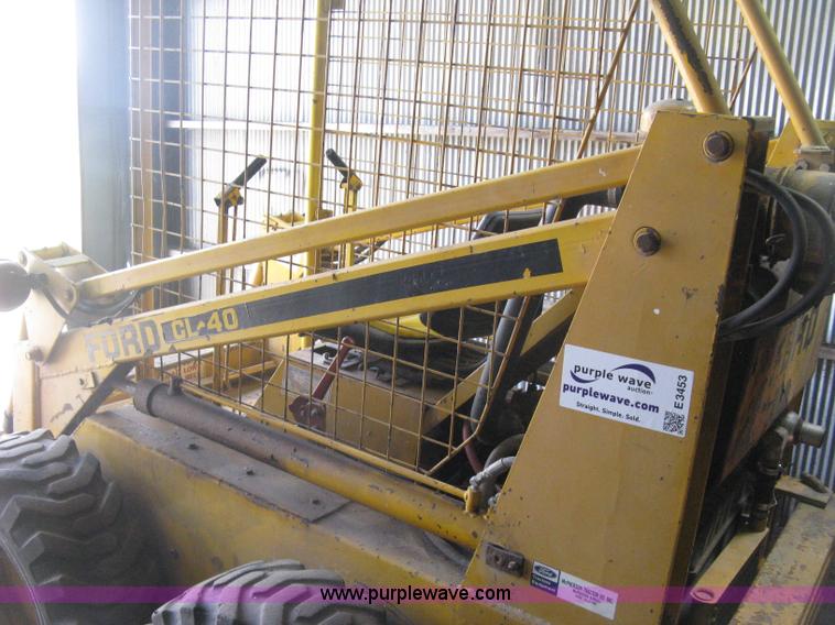 image for item E3453 1978 Ford CL40 skid steer