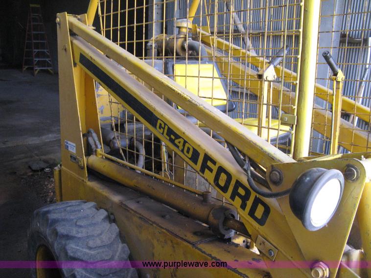 image for item E3453 1978 Ford CL40 skid steer