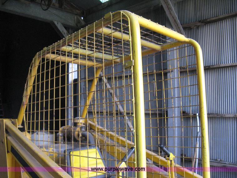 image for item E3453 1978 Ford CL40 skid steer