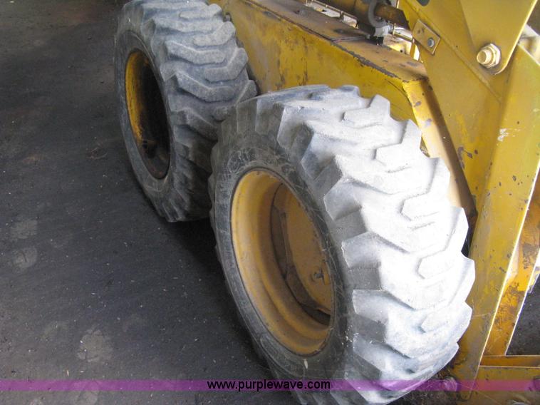 image for item E3453 1978 Ford CL40 skid steer