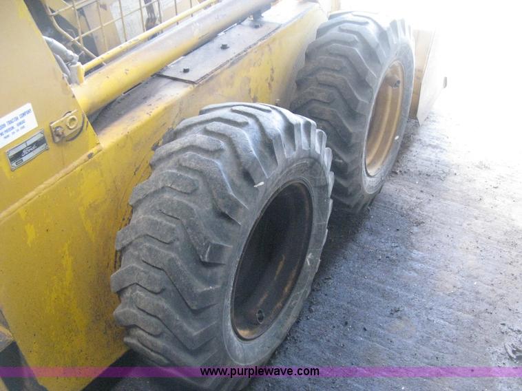 image for item E3453 1978 Ford CL40 skid steer