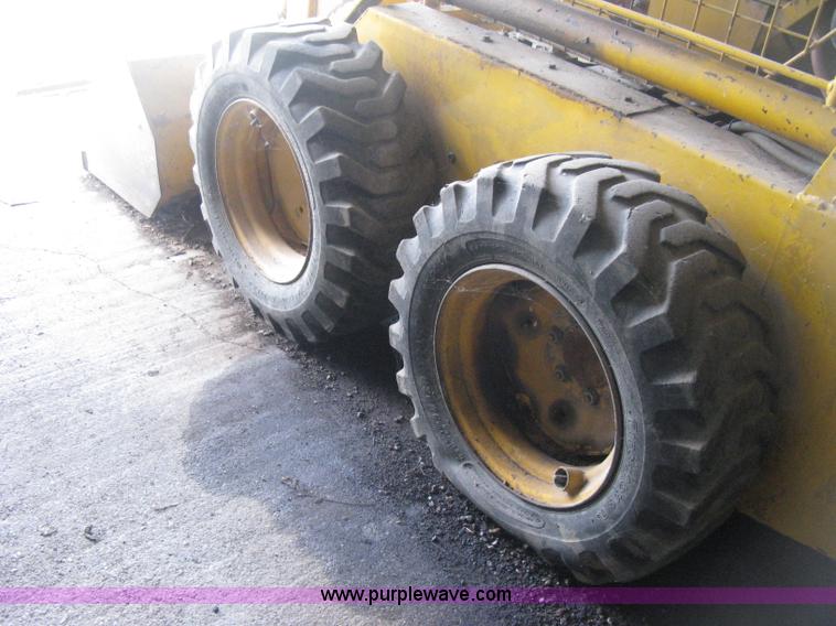 image for item E3453 1978 Ford CL40 skid steer