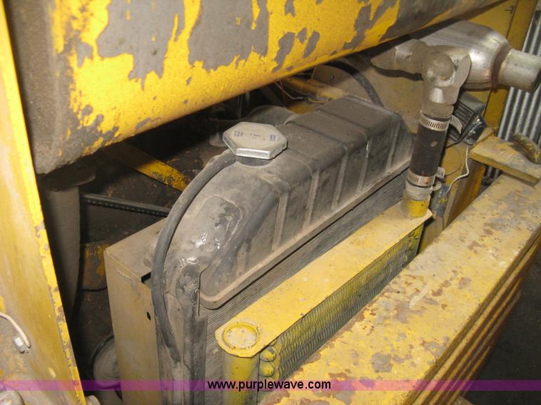 image for item E3453 1978 Ford CL40 skid steer