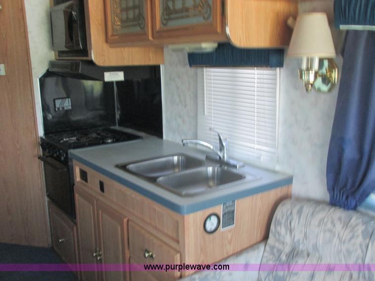 image for item E7202 1996 Georgia Boy Pursuit recreational vehicle