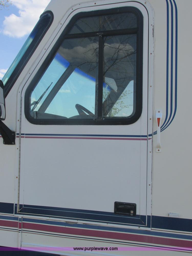 image for item E7202 1996 Georgia Boy Pursuit recreational vehicle