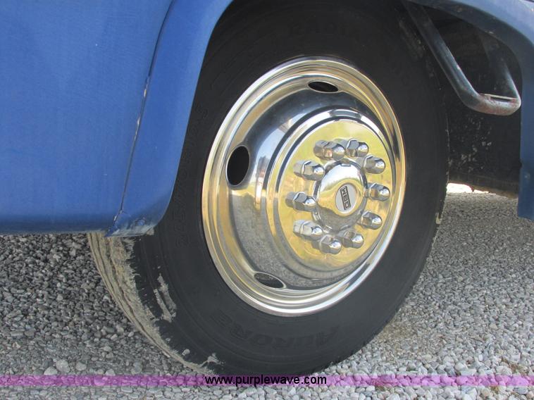 image for item E7202 1996 Georgia Boy Pursuit recreational vehicle