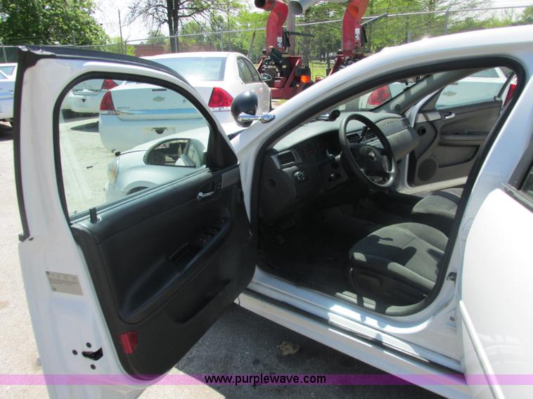 image for item E7239 2010 Chevrolet Impala Police