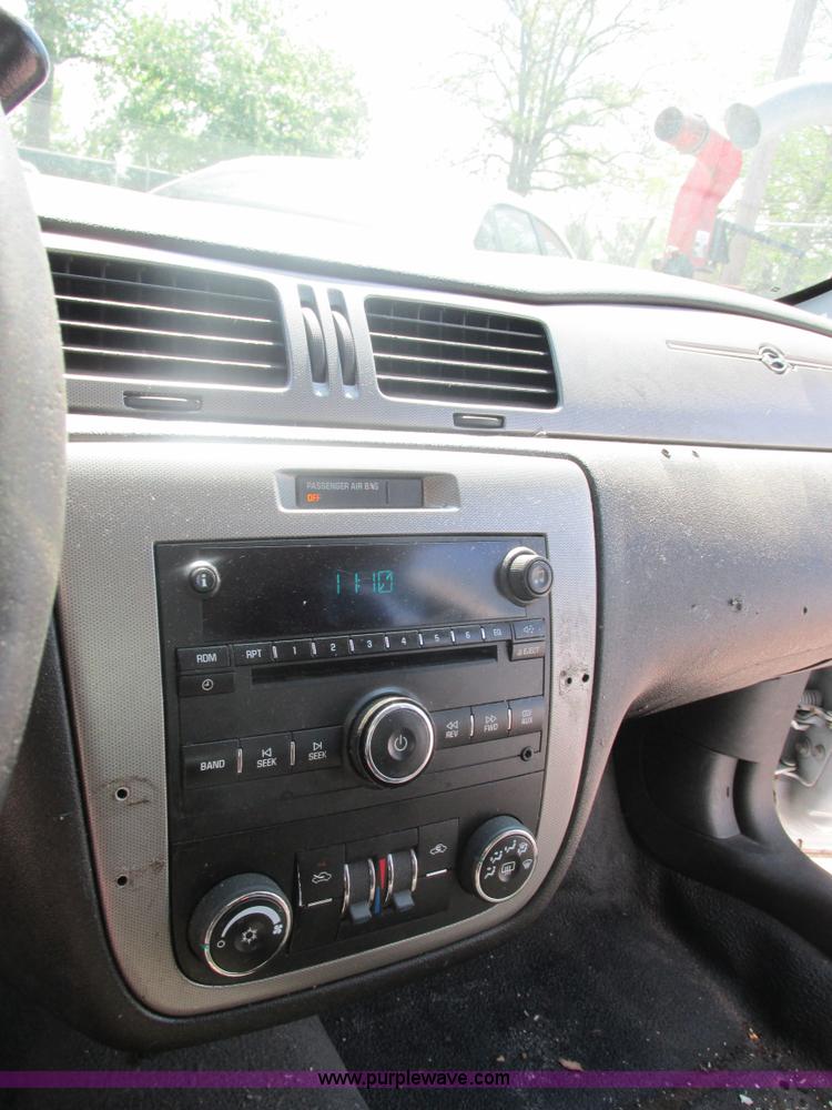 image for item E7239 2010 Chevrolet Impala Police