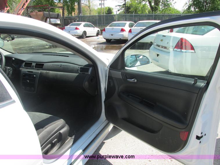 image for item E7239 2010 Chevrolet Impala Police