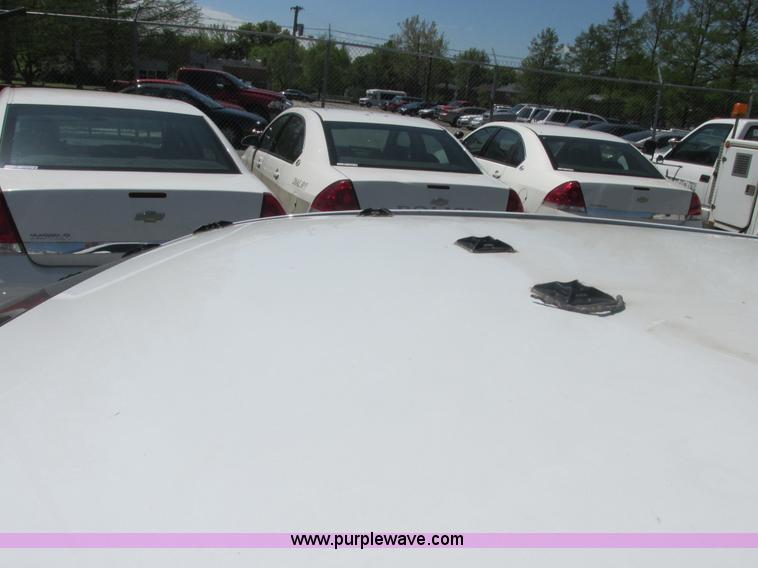 image for item E7239 2010 Chevrolet Impala Police