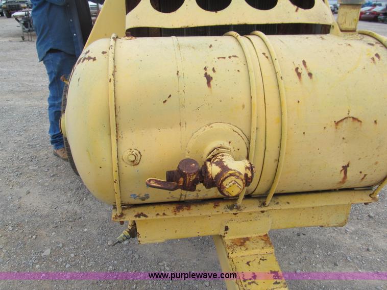 image for item E7551 Ingersoll Rand air compressor
