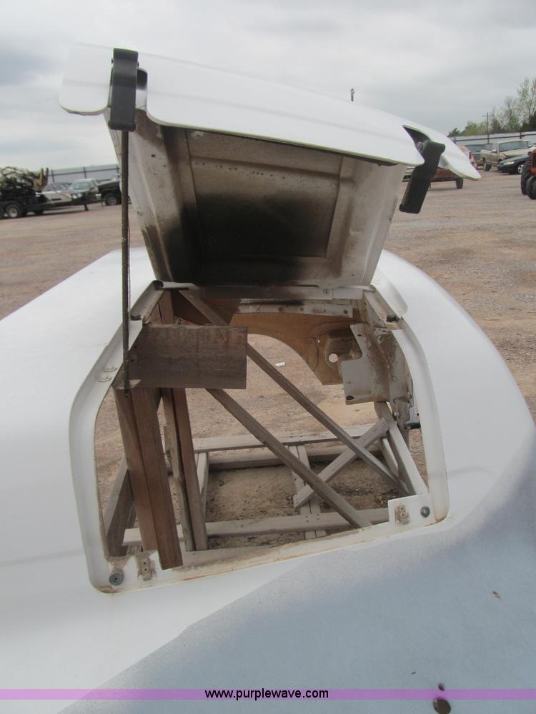 image for item E7557 Ford 650 to 750 truck hood