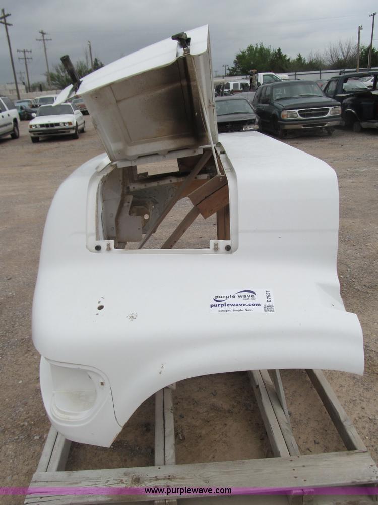 image for item E7557 Ford 650 to 750 truck hood