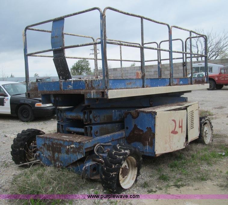image for item E7566 Upright LX31 scissor lift