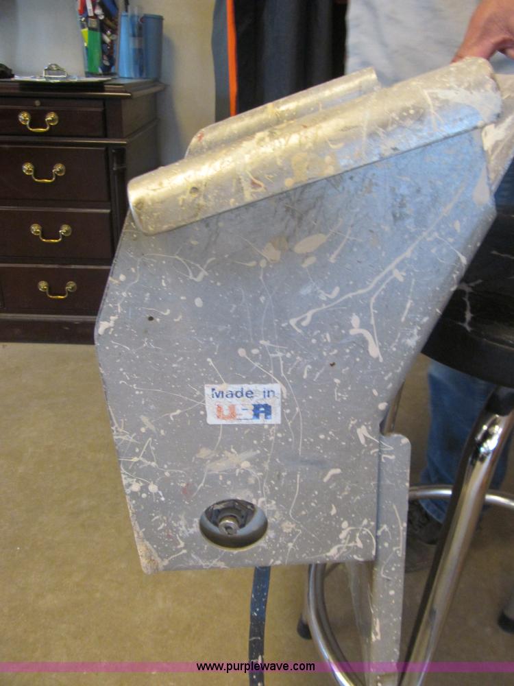 image for item E7566 Upright LX31 scissor lift