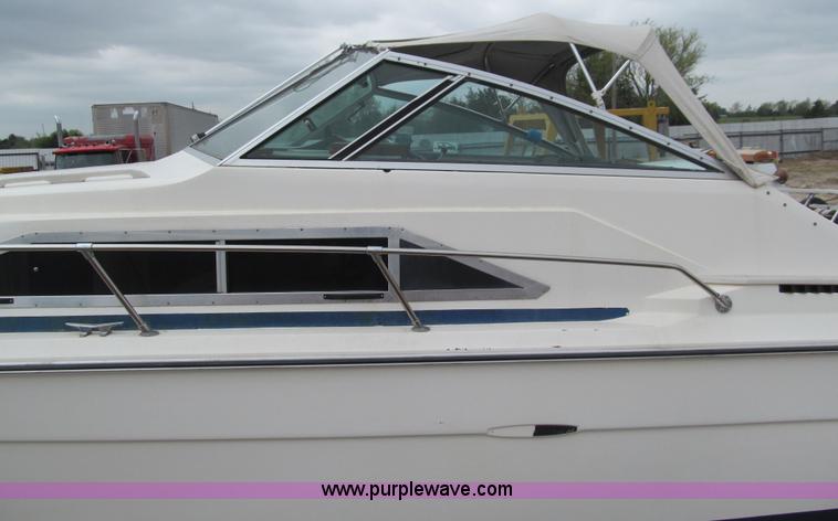 image for item E7568 1979 Searay Sundancer 26'L cabin cruiser boat
