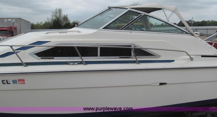 image for item E7568 1979 Searay Sundancer 26'L cabin cruiser boat