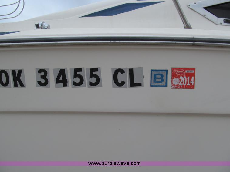 image for item E7568 1979 Searay Sundancer 26'L cabin cruiser boat