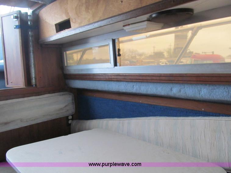 image for item E7568 1979 Searay Sundancer 26'L cabin cruiser boat