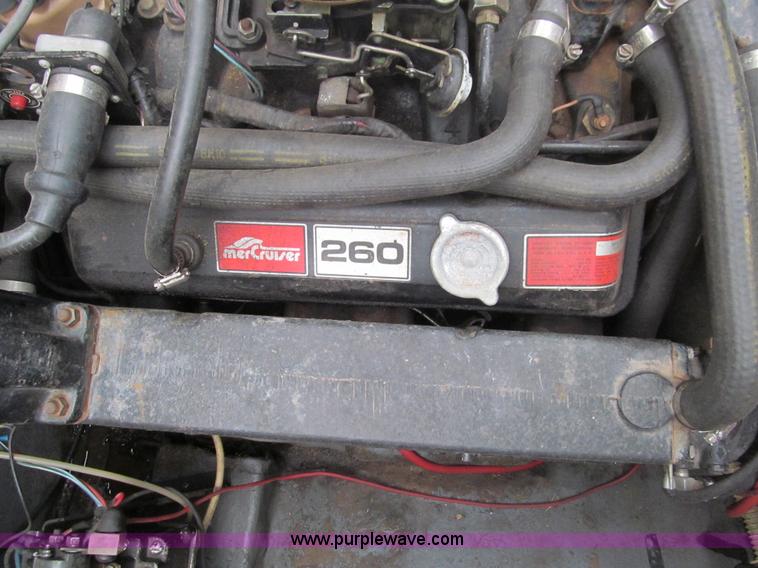 image for item E7568 1979 Searay Sundancer 26'L cabin cruiser boat