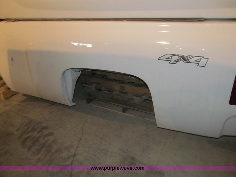 image for item E7571 2013 Chevrolet pickup truck long bed
