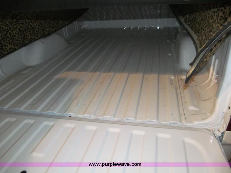 image for item E7571 2013 Chevrolet pickup truck long bed