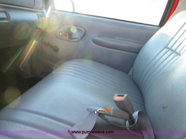 image for item F4368 1999 Chevrolet Suburban 2500 SUV