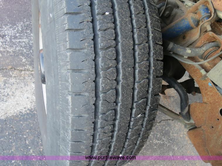 image for item F4368 1999 Chevrolet Suburban 2500 SUV