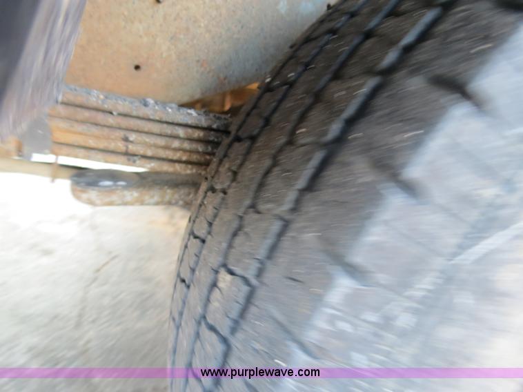 image for item F4368 1999 Chevrolet Suburban 2500 SUV