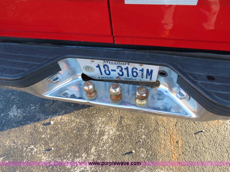 image for item F4368 1999 Chevrolet Suburban 2500 SUV