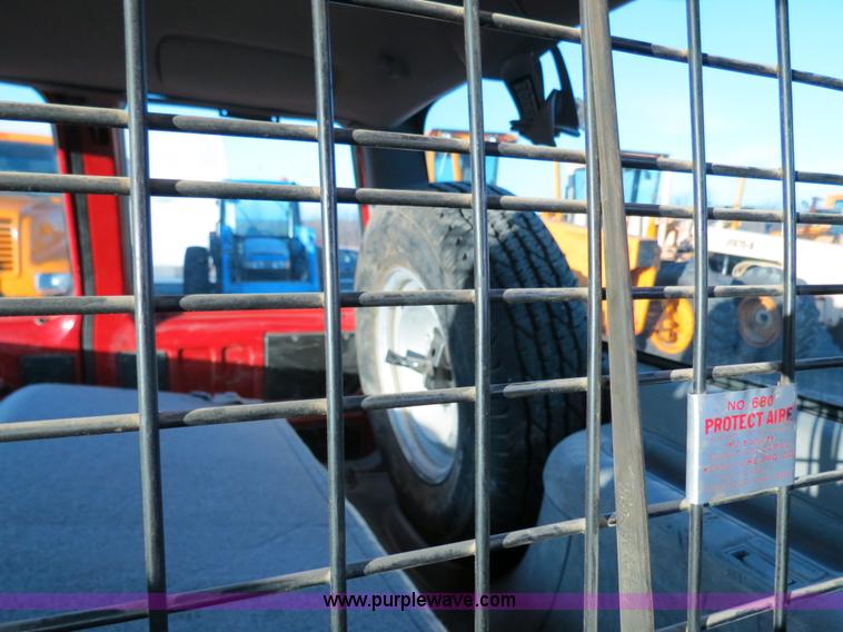 image for item F4368 1999 Chevrolet Suburban 2500 SUV