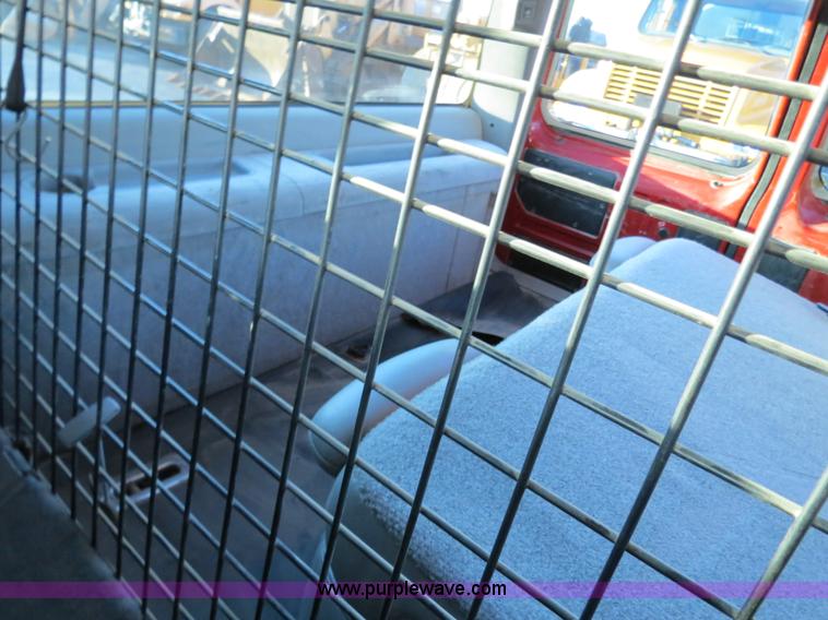 image for item F4368 1999 Chevrolet Suburban 2500 SUV