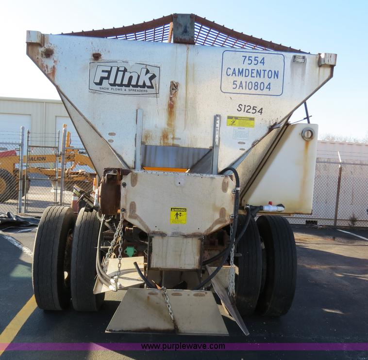 image for item F4375 2002 International 4900 truck