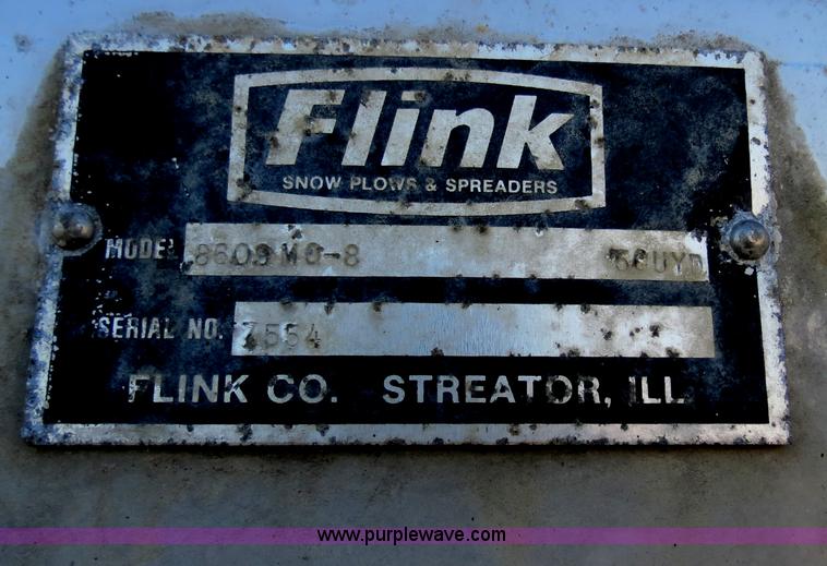 image for item F4375 2002 International 4900 truck