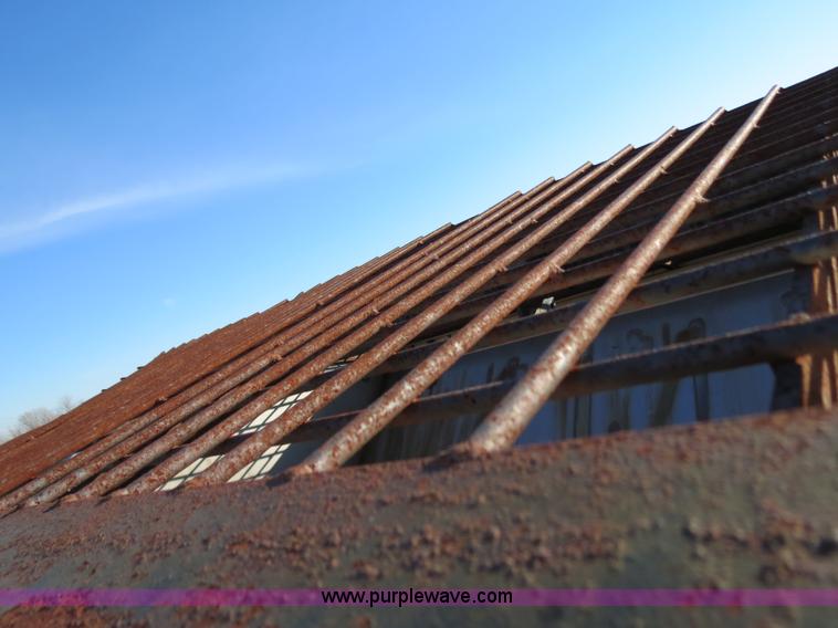 image for item F4375 2002 International 4900 truck