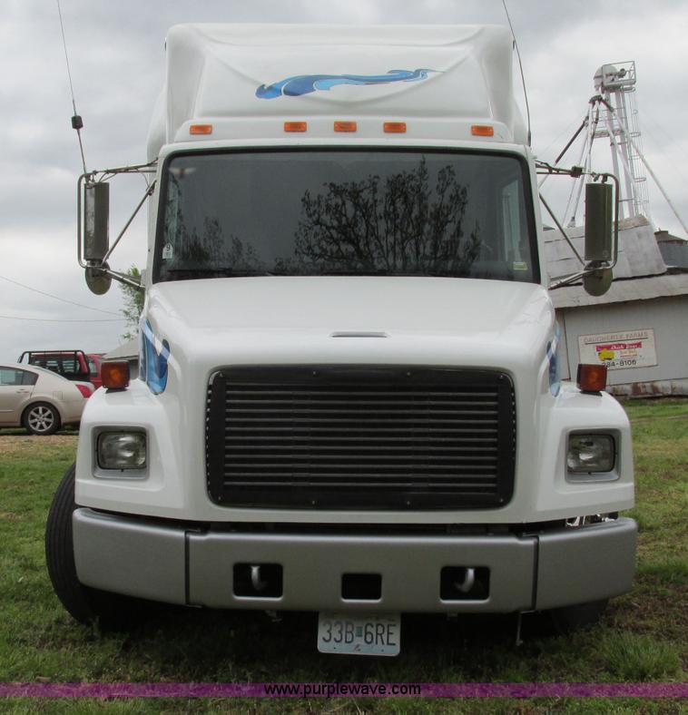 image for item F4826 2000 Freightliner FL60 truck