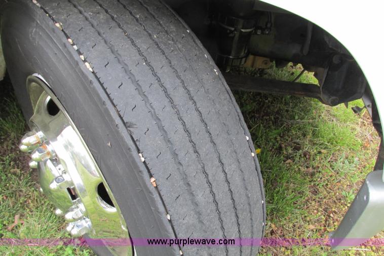 image for item F4826 2000 Freightliner FL60 truck