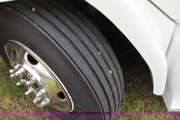 image for item F4826 2000 Freightliner FL60 truck