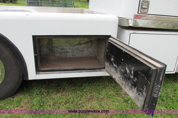 image for item F4826 2000 Freightliner FL60 truck