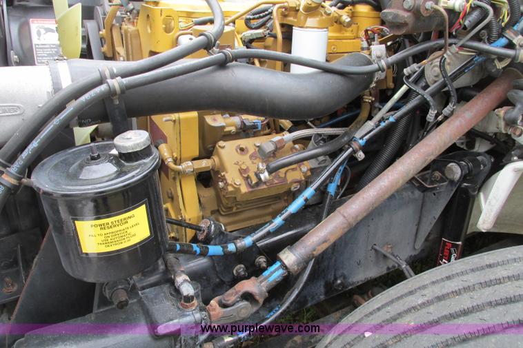 image for item F4826 2000 Freightliner FL60 truck