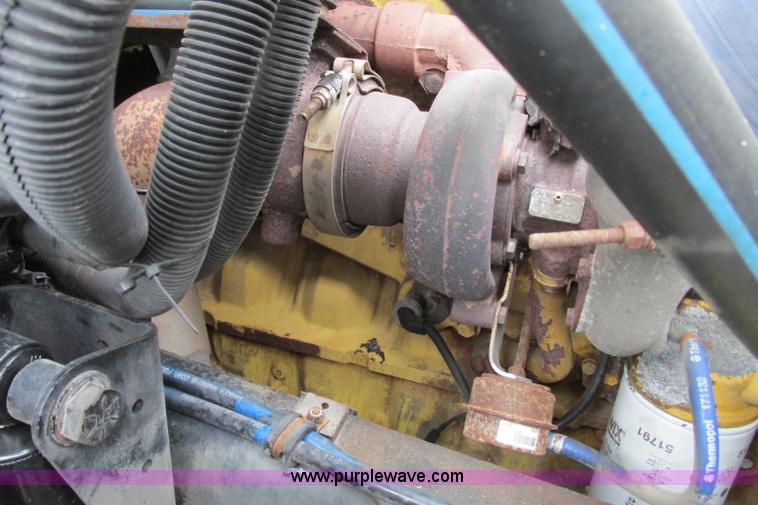 image for item F4826 2000 Freightliner FL60 truck